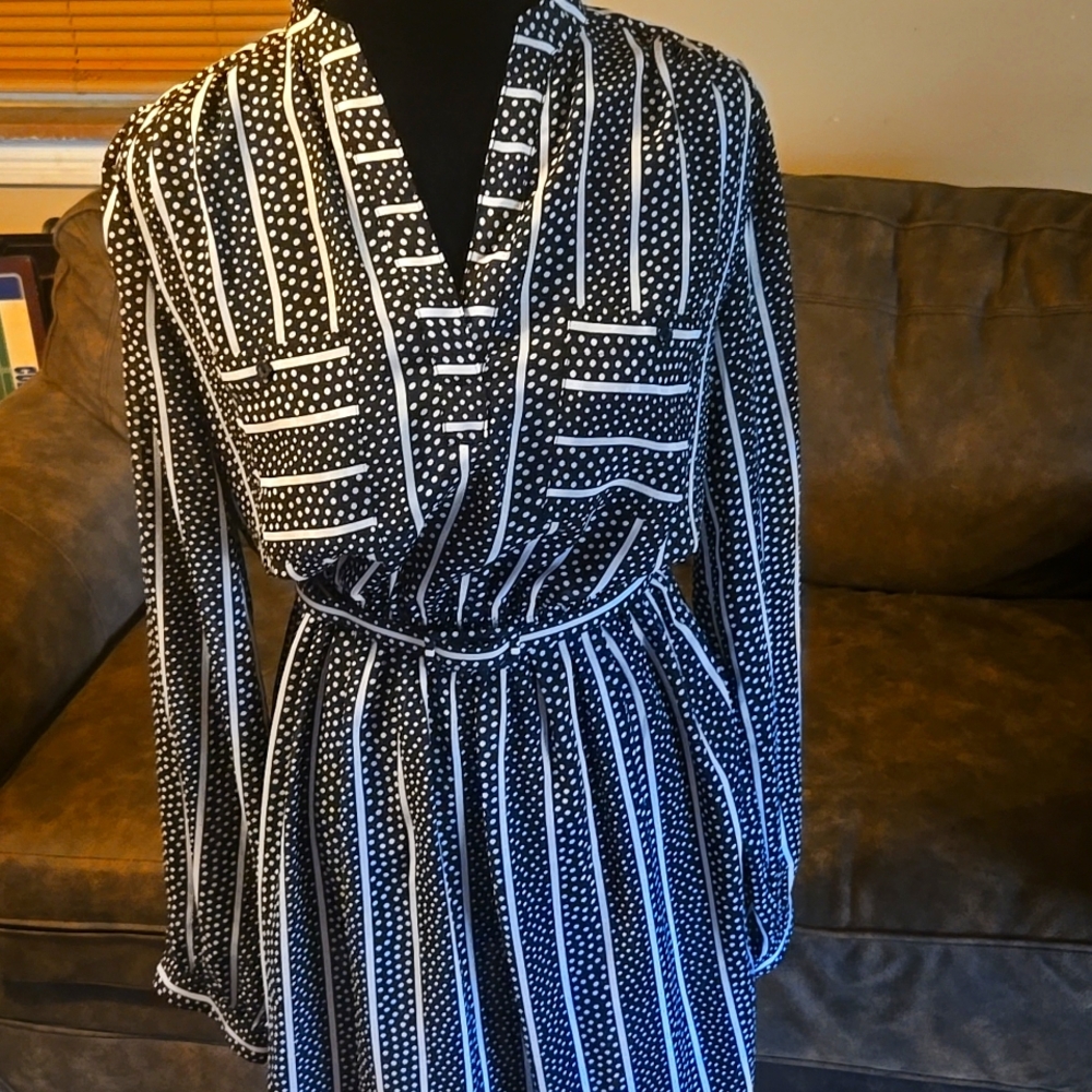 Black & White Polka Dot Dress with Stripes Made by B.G.B LTD ~ Size 10 - Picture 4 of 8